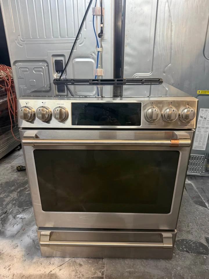 GE cafe 30 wide electric stove glass top - photo 2