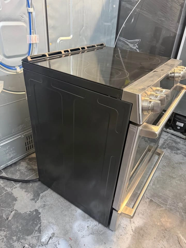 GE cafe 30 wide electric stove glass top - photo 4