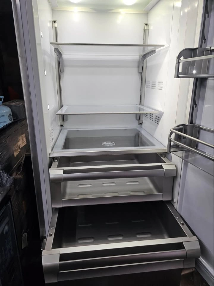 Bertazzoni 30-inch Bottom Freezer Refrigerator - photo 3