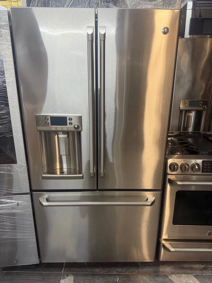 GE Cafe 36-inch 3-Door Fridge and 30-inch 4-Burner Stove - photo 5