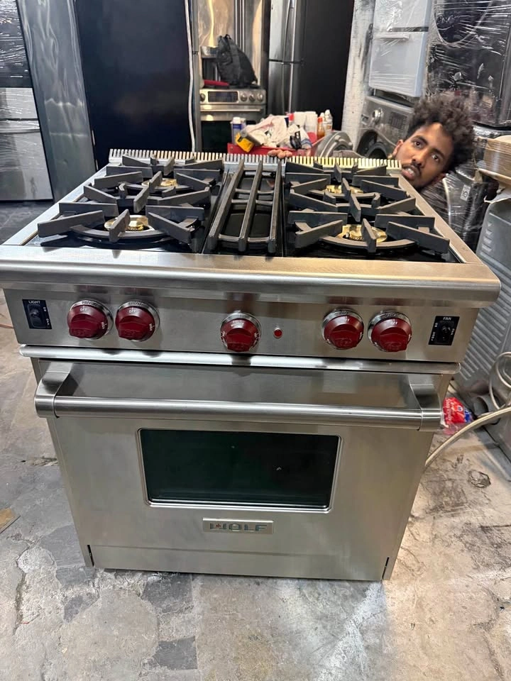 Wolf Stove 30 inch Silver 4 Burner with Red Knobs