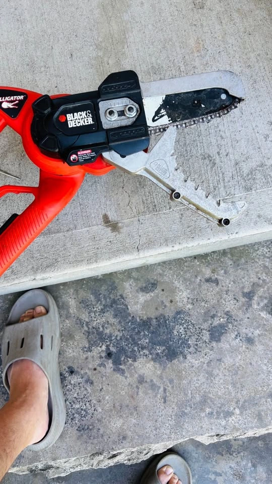 Black and Decker Alligator corded electric chainsaw/lopper - photo 2