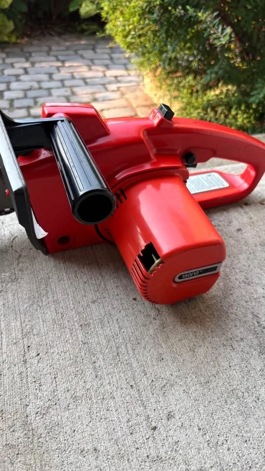 Craftsman 12” corded electric chainsaw - photo 4