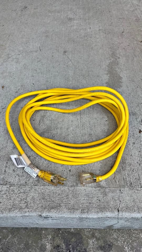 25 Foot 12 Gauge Heavy Duty Outdoor Extension Cord
