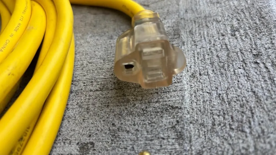 25 Foot 12 Gauge Heavy Duty Outdoor Extension Cord - photo 3
