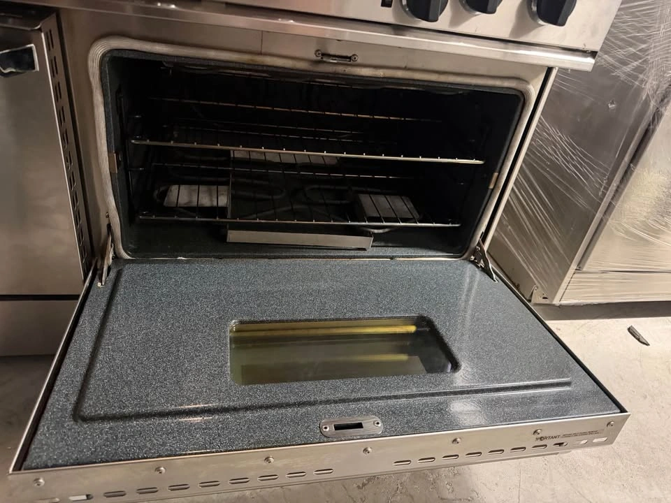 Thermador 48-inch Stove with 6 Burners and Grill - photo 3