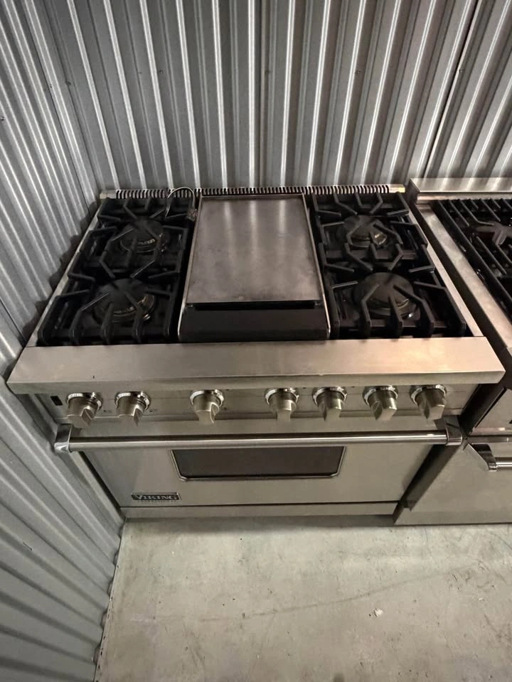 Viking stove 36 wide 4 burners with griddle all gas - photo 2