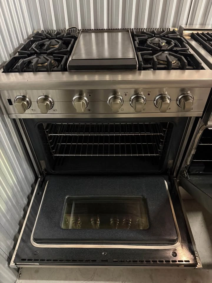 Viking stove 36 wide 4 burners with griddle all gas - photo 4