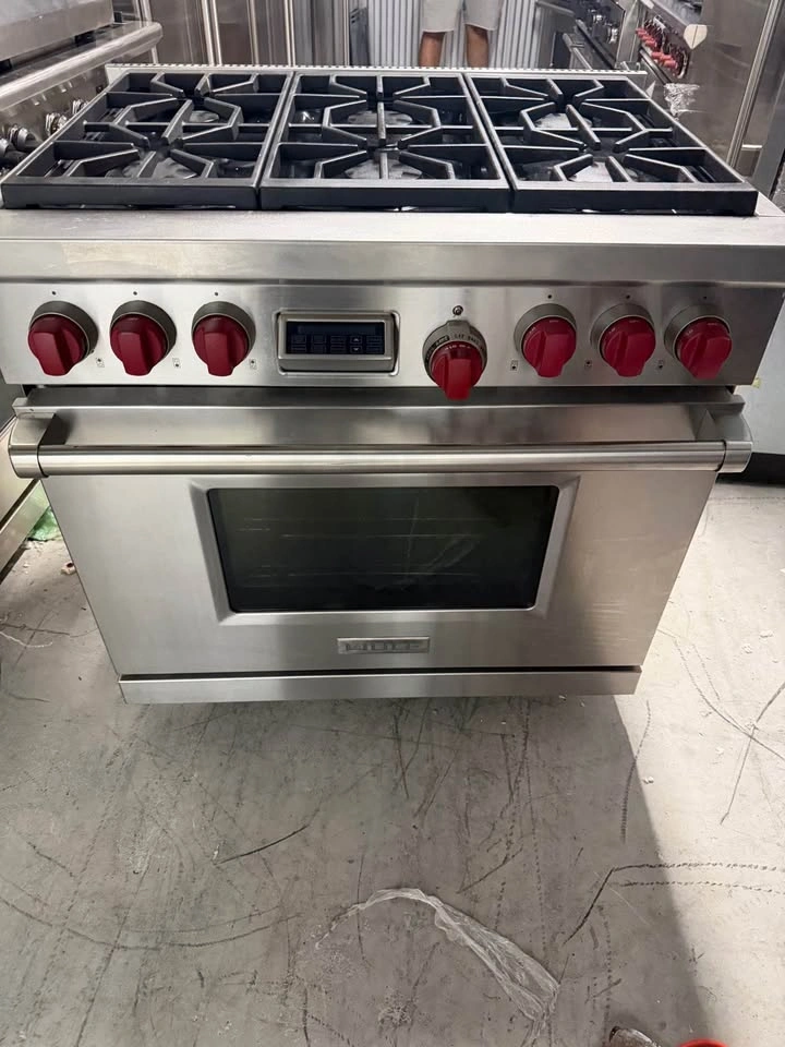 Wolf stove 36 wide 6 burners Dual fuel - photo 3
