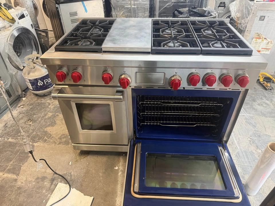 Wolf stove 48 wide 6 burners silver and griddle - photo 3