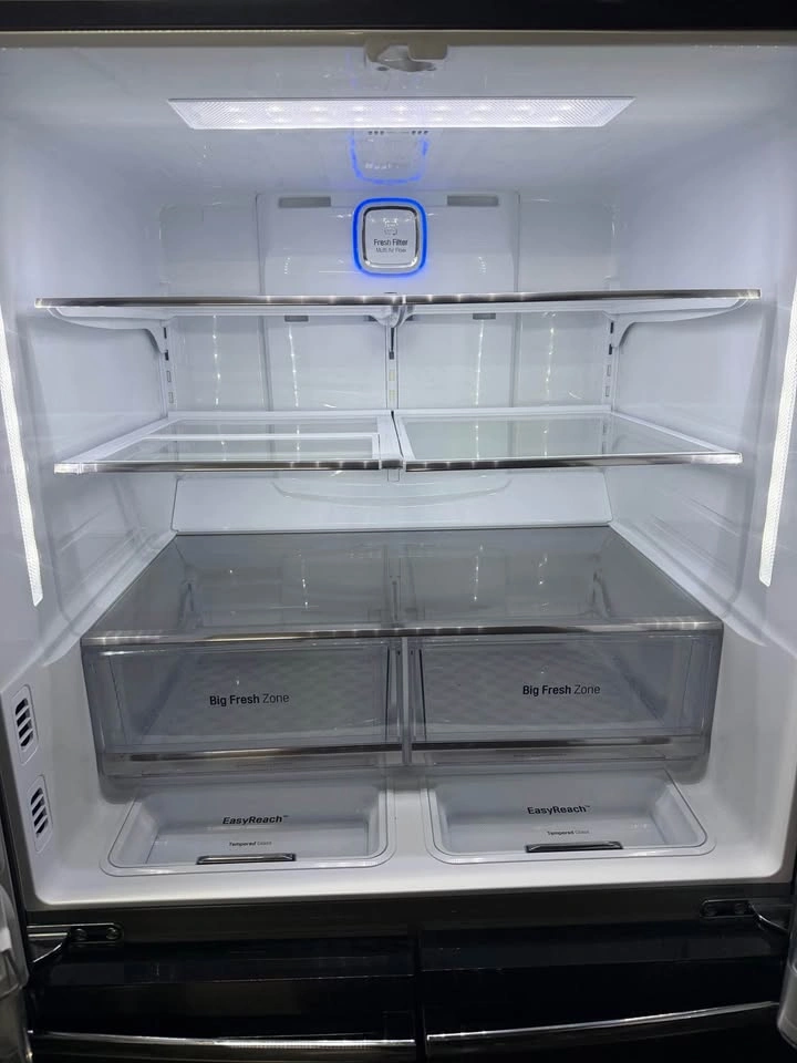 LG Fridge 36 wide 4 door black silver - photo 3