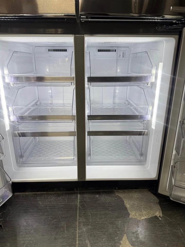LG Fridge 36 wide 4 door black silver - photo 4