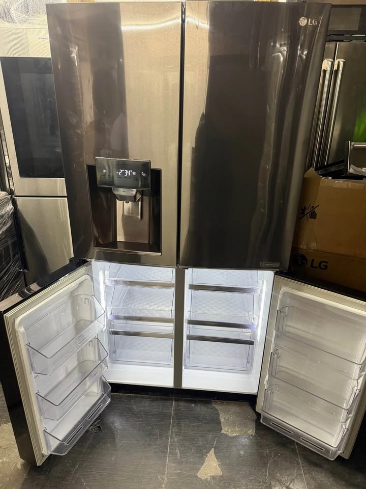 LG Fridge 36 wide 4 door black silver - photo 5