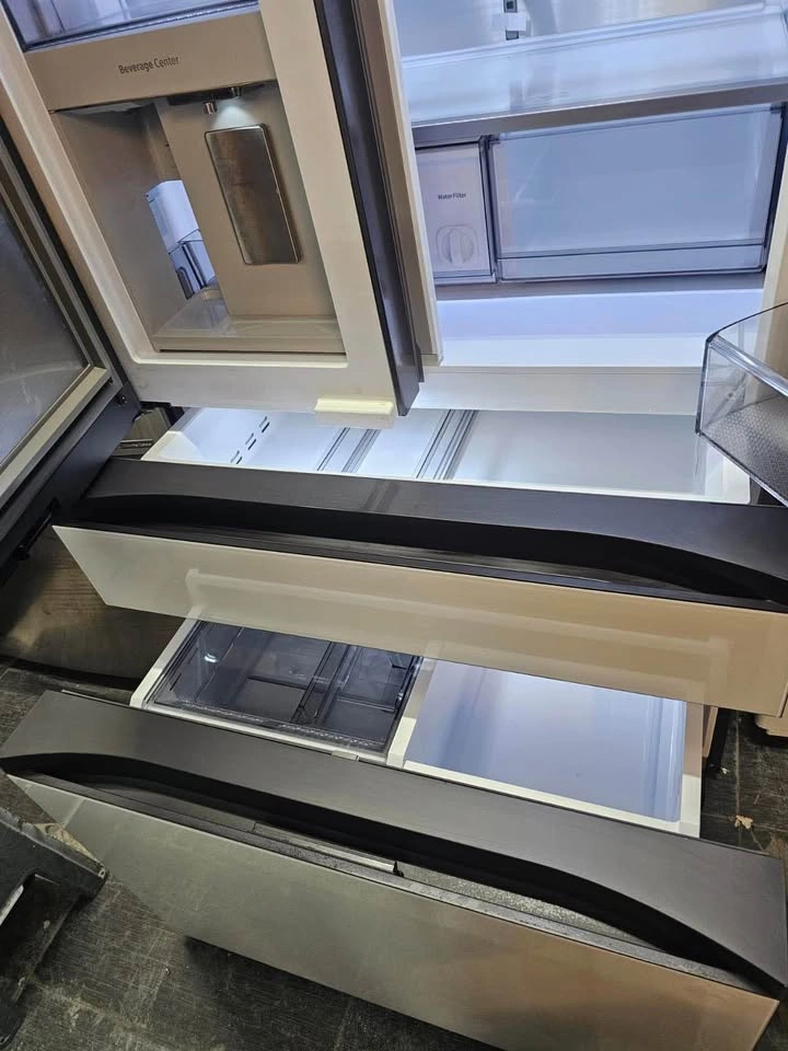 Samsung fridge 36 wide 4 door French door - photo 3