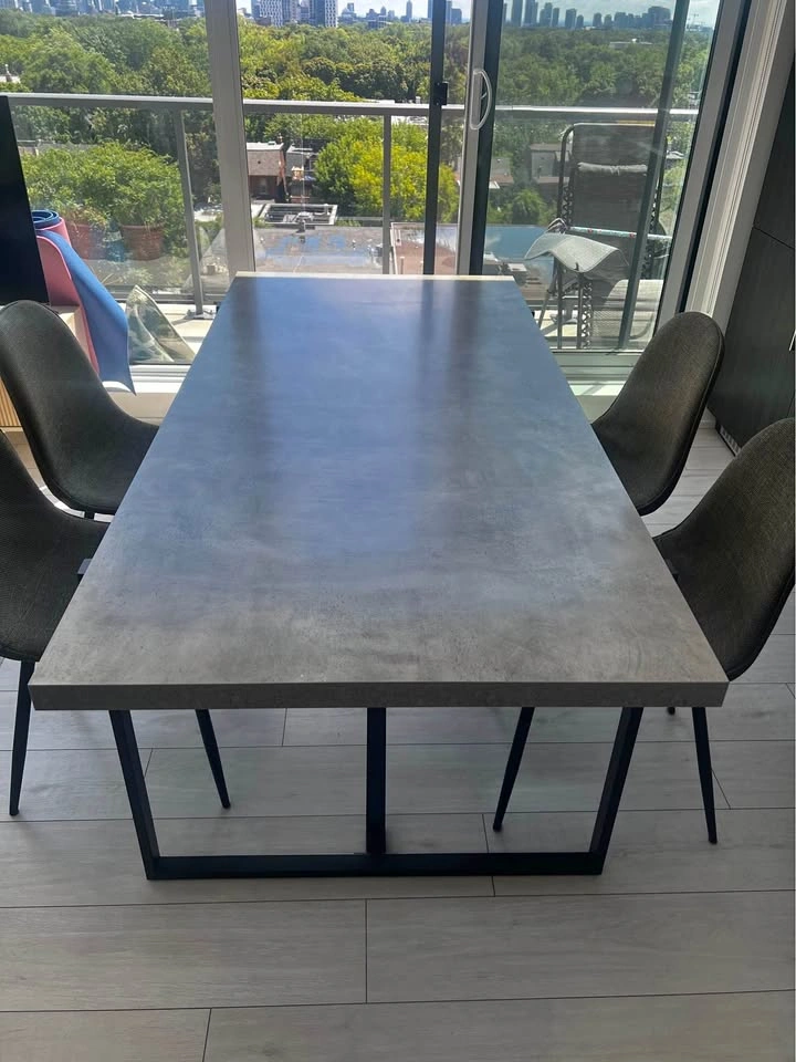 Structube Arda Dining Table