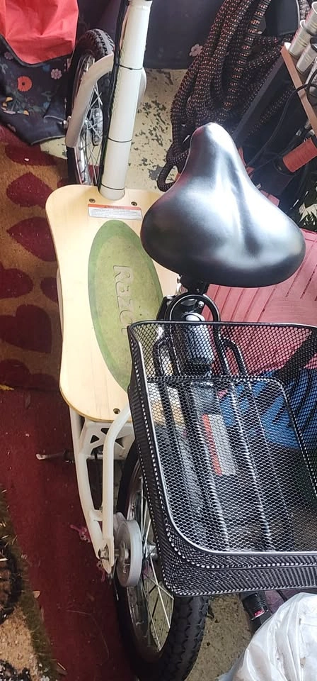 Razor EcoSmart Metro Electric Scooter