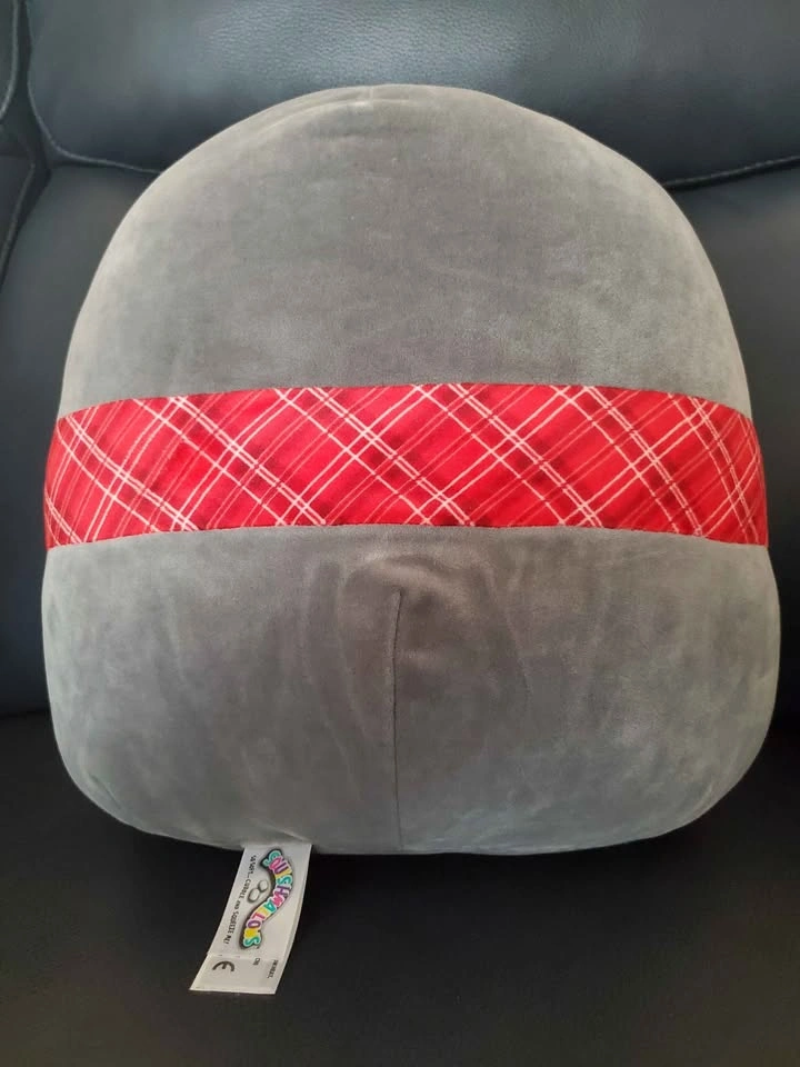 Jen the Penguin Squishmallow - photo 2