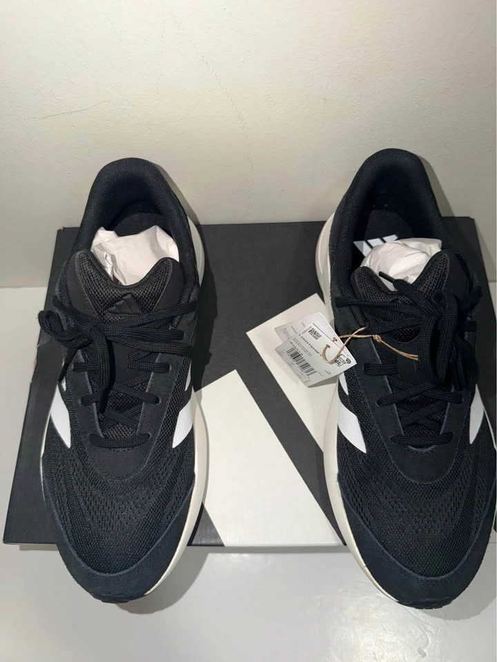New Adidas Men Running Shoes. Size 10.5 US - photo 4