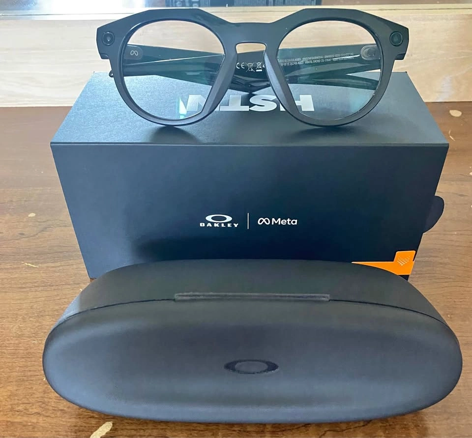 Oakley meta sunglasses