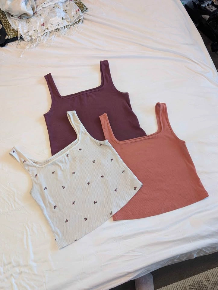 Old Navy cropped tank top bundle