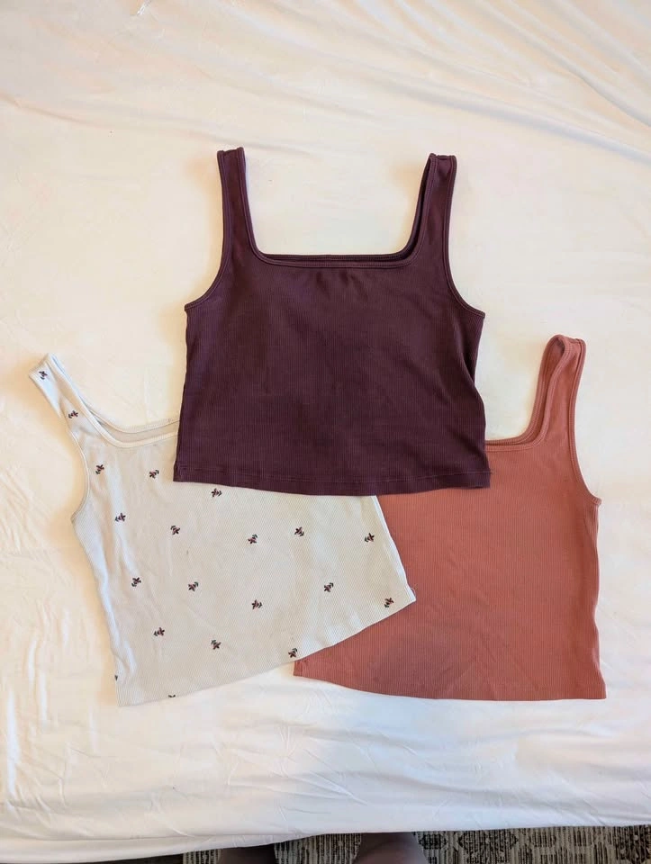 Old Navy cropped tank top bundle - photo 2