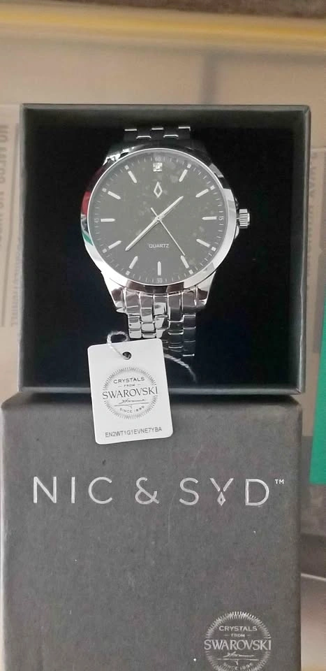 New Nic and syd swarovski crystal quartz silver tone 45mm watch