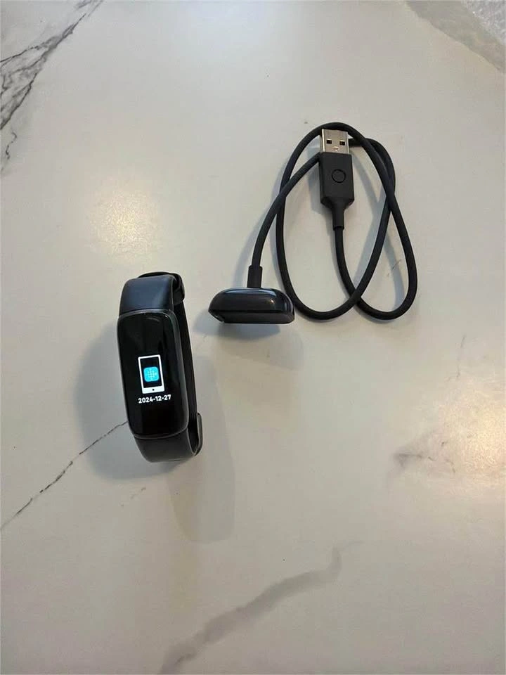 Fitbit Luxe Black