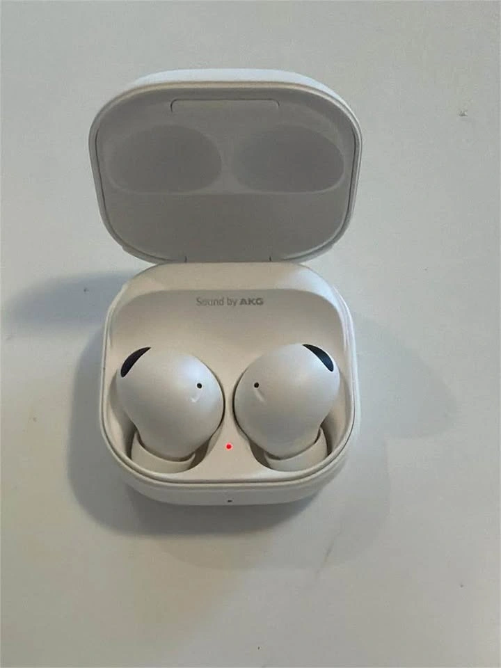 Samsung Galaxy Buds2 Pro In-Ear Noise Cancelling Earbuds - photo 4