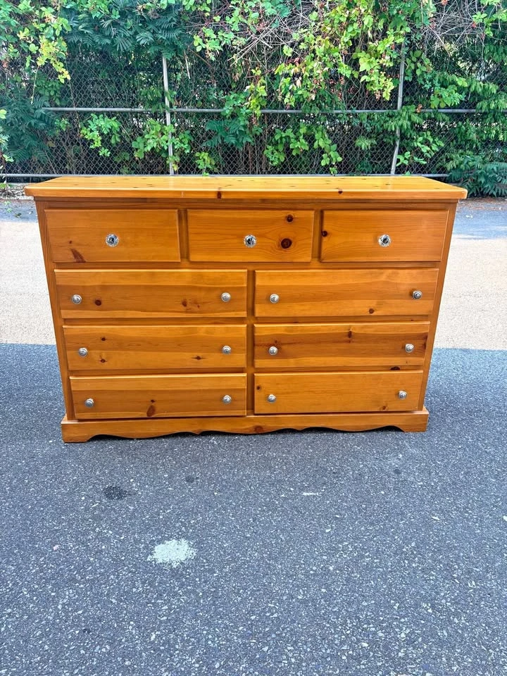 Dresser