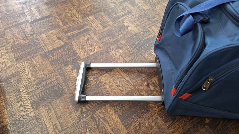 Urban Carrier Thick fabric Rolling Duffel Bag - photo 2