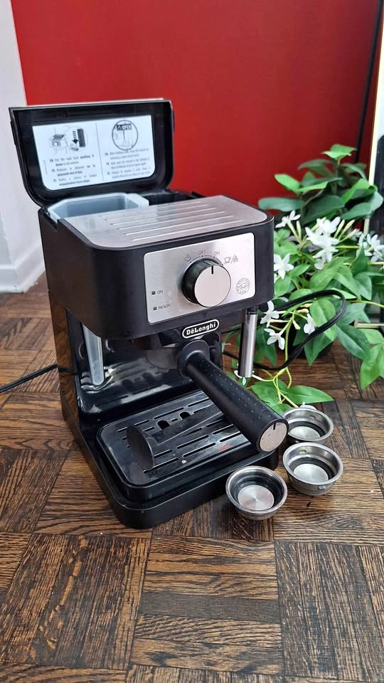 De'Longhi Stilosa Espresso Machine