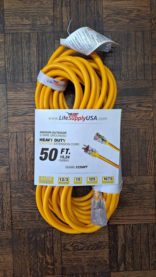 BNIB 50ft Outdoor/Indoor Extension Cord 12/3 Gauge Heavy Duty