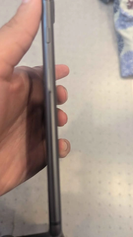 iPhone 8 Plus - 64gb - 80% Battery Health - photo 4
