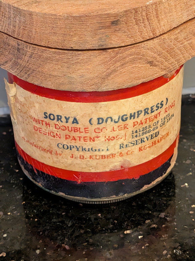 Vintage J.D. Kuber & Co. Sorya Doughpress - photo 2