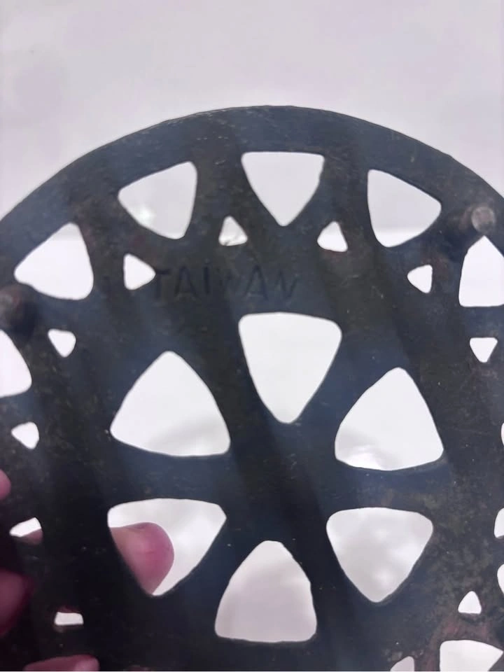 Vintage Cast Iron Sad Iron Trivet Stand Taiwan 8” Ornate - photo 3