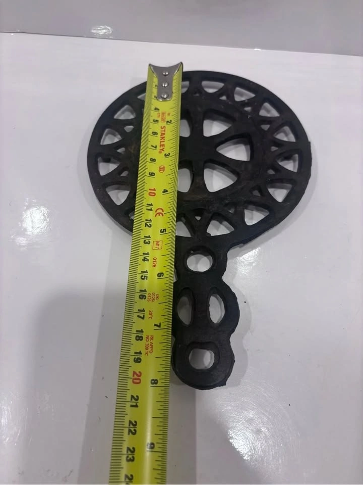 Vintage Cast Iron Sad Iron Trivet Stand Taiwan 8” Ornate - photo 5