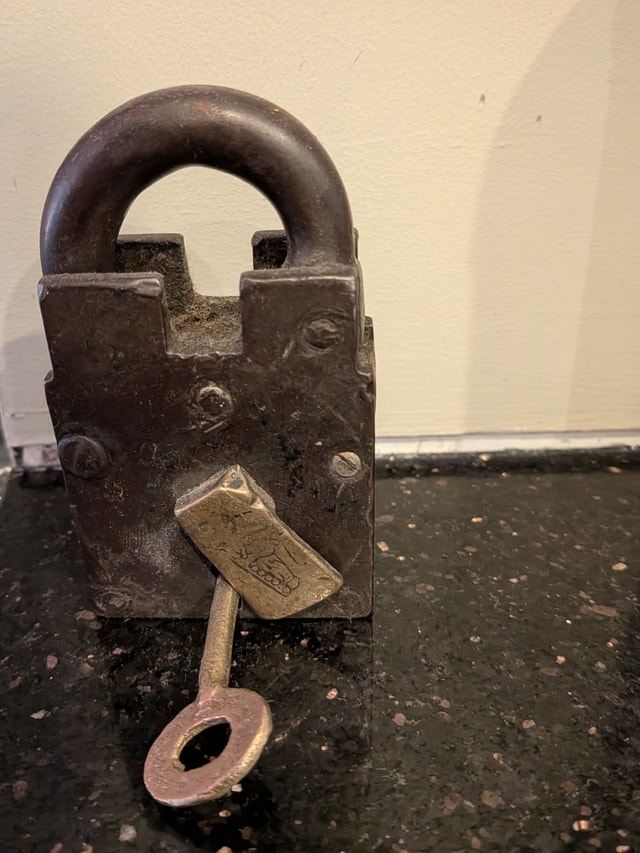 1942 Vintage Heavy Duty Iron Padlock from China