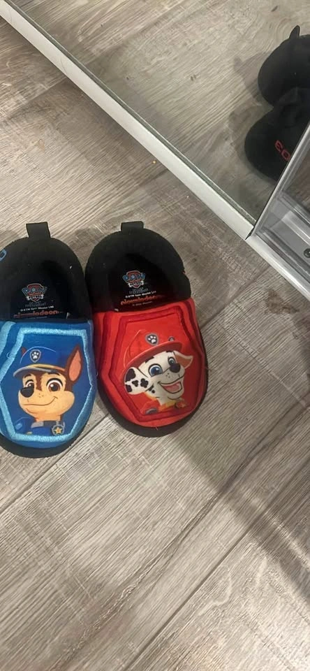 Paw Patrol Slippers Kids Size 5/6