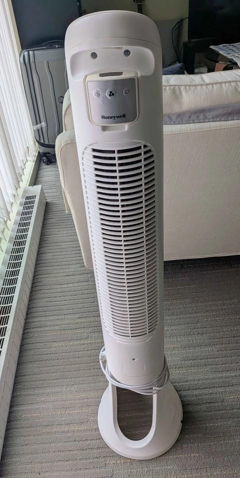 Honeywell QuietSet Oscillating Tower Fan - photo 2