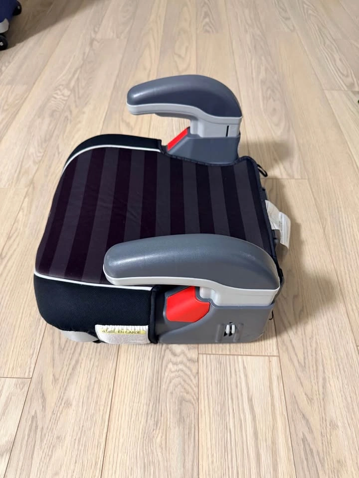 2 Booster Seats – Graco & Harmony - photo 2