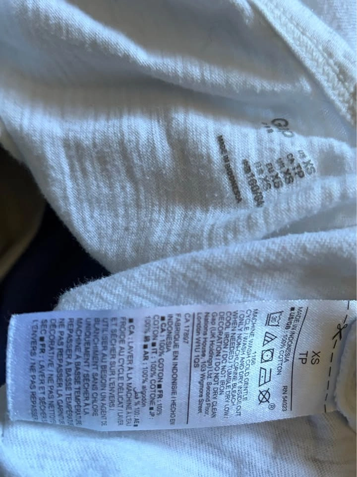 GAP White Short-Sleeve Tee with Green Statue of Liberty Graphic - photo 2