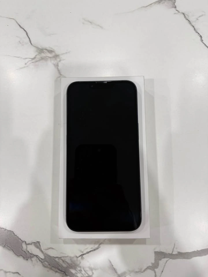 iPhone 13 - 128GB - Midnight - photo 2