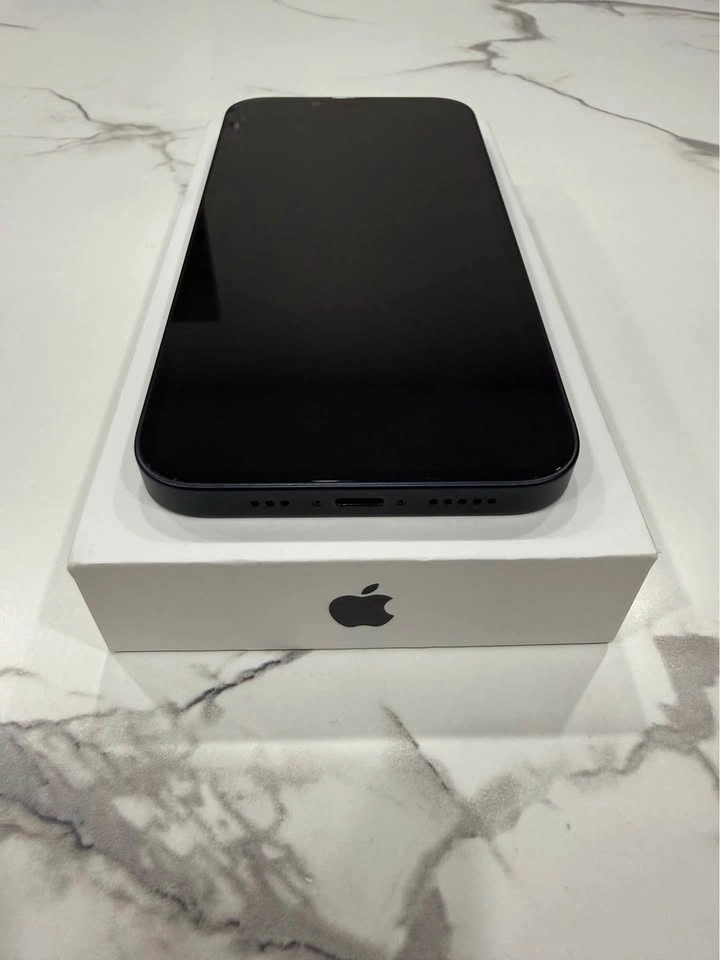 iPhone 13 - 128GB - Midnight - photo 5