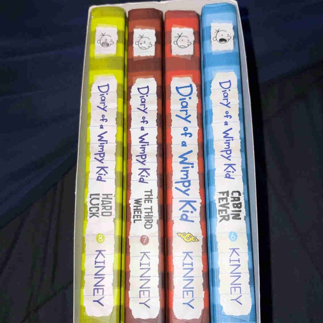 Diary of a Wimpy Kid pack of 4 (loose not in order books) - photo 2
