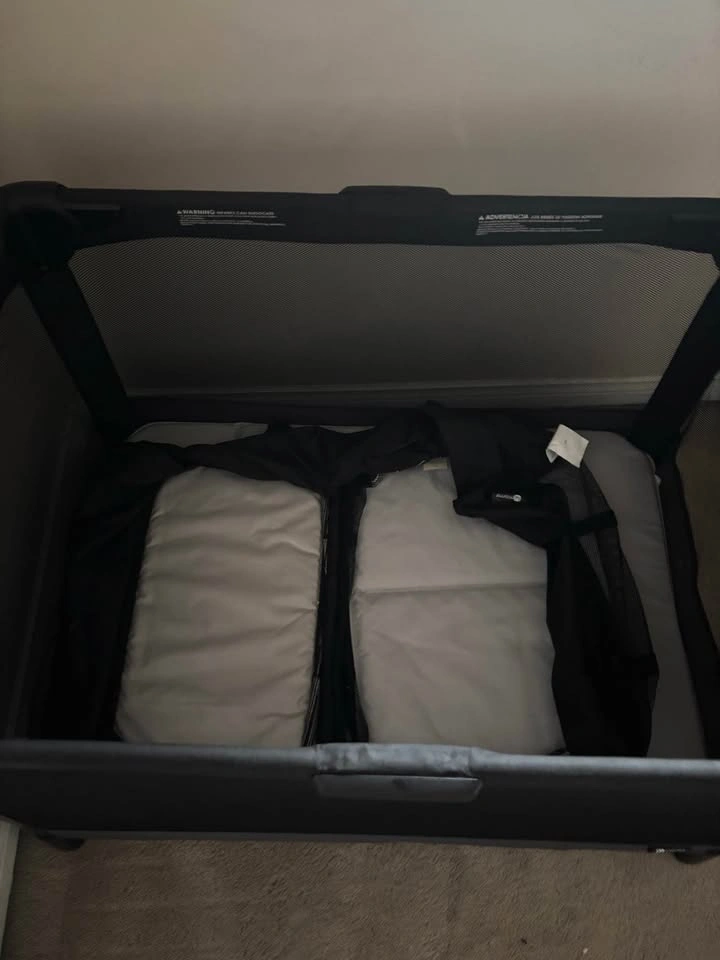 4Moms Breeze Pack n Play - photo 3