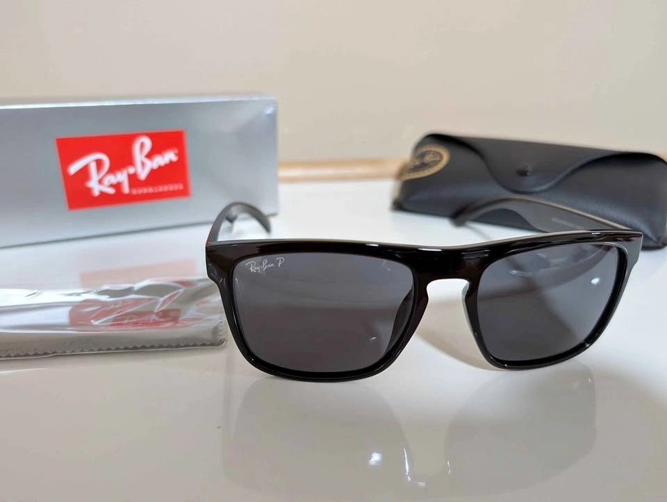 Ray-Ban Premium Quality Sunglasses Available Limited Stock