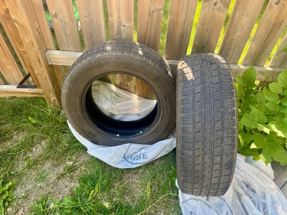 2 Tires seasonal 225 65R17 Clean No Damage - photo 3