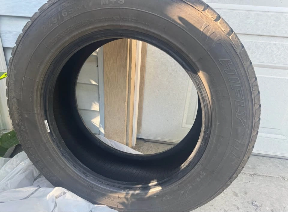 2 Tires seasonal 225 65R17 Clean No Damage - photo 4