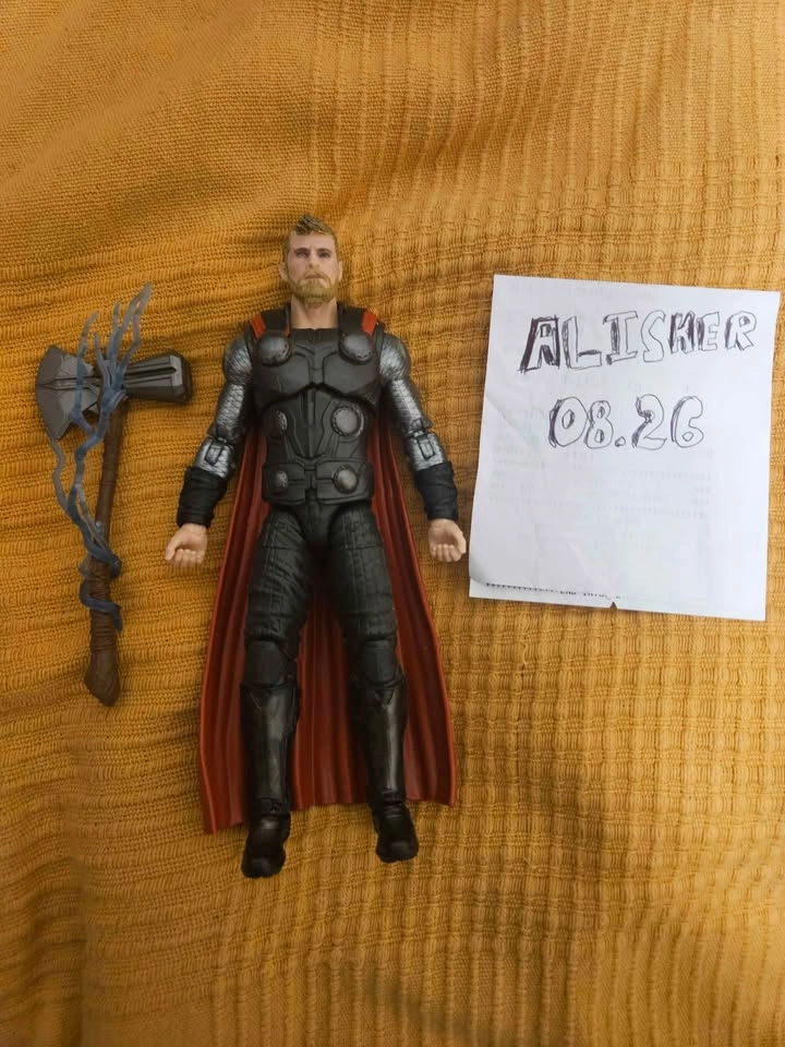 Marvel Legends Avengers: Infinity War Thor Action Figure