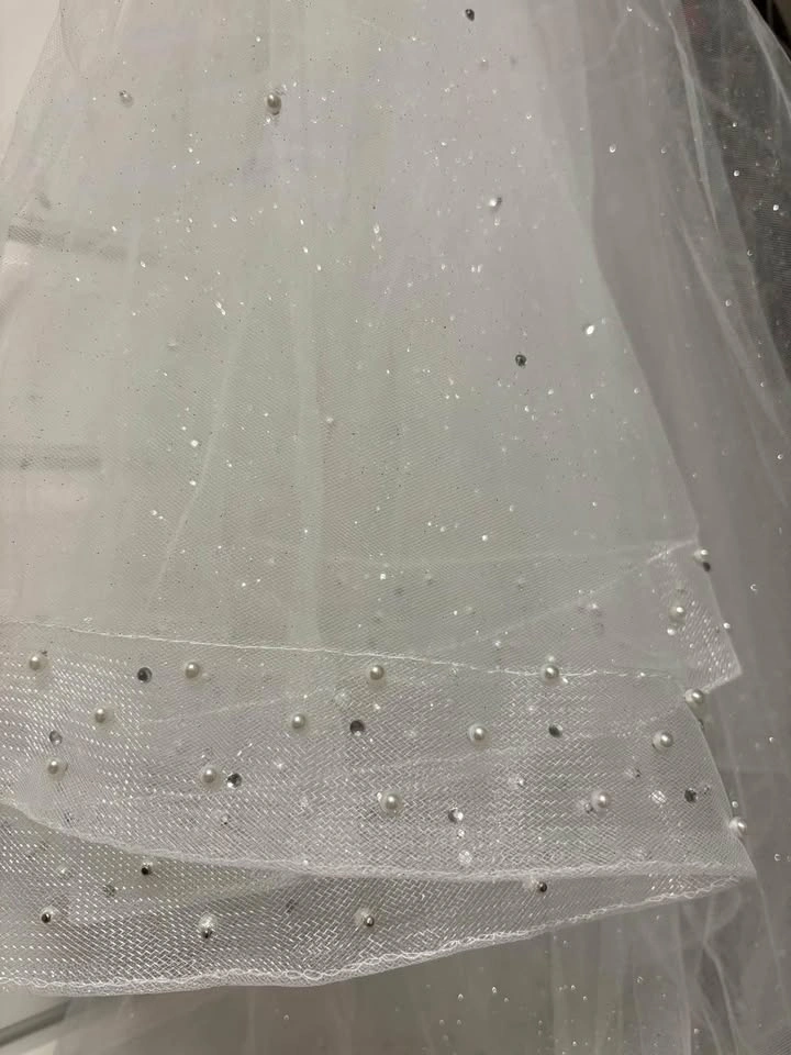Fingertip sparkly veil with pearls - photo 2